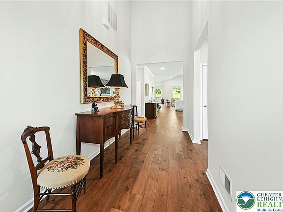 4th image of 5544 Traditions Dr
