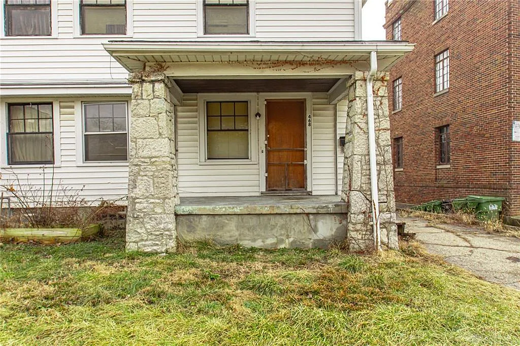 4 bed, 2.0 bath, 2436 sqft, $125,000 — Photo 2