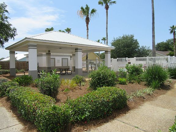 3rd image of 318 Summerwood Dr