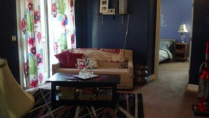 Living Room, Right Wll