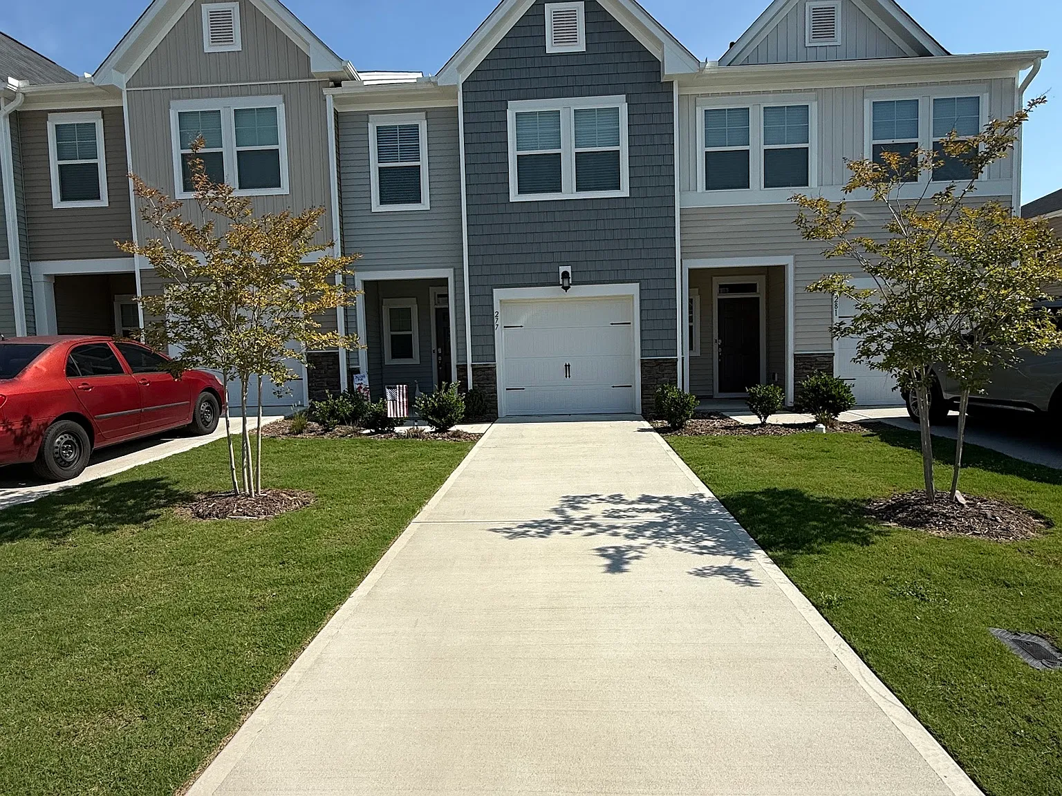 277 Paramount Dr — Photo 4