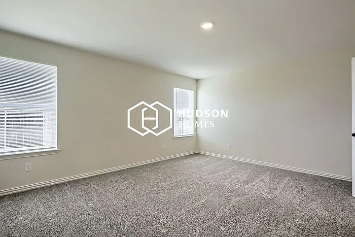 104 Goel St — Photo 9