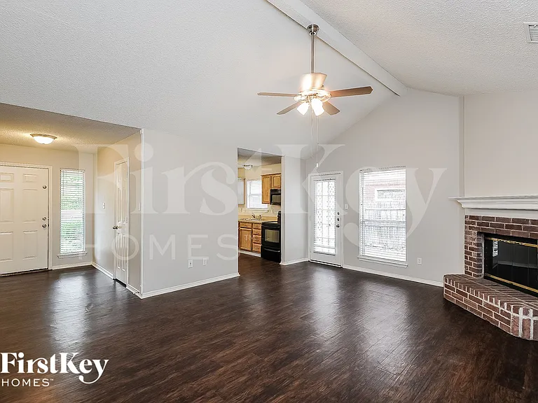 7956 Clear Brook Cir — Photo 5