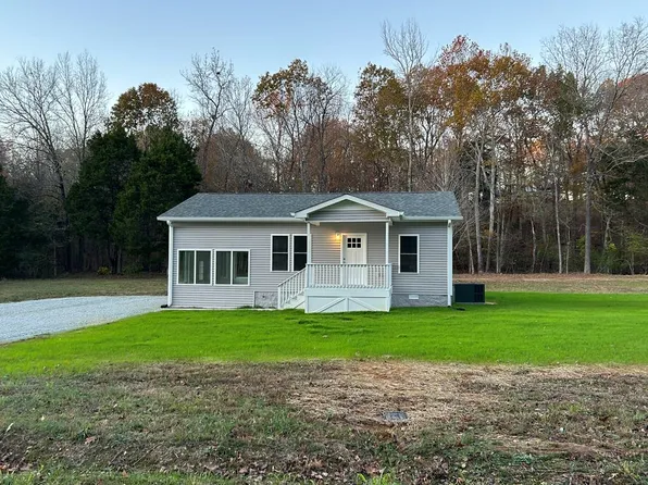 218 Spencer Ln, Big Sandy, TN 38221