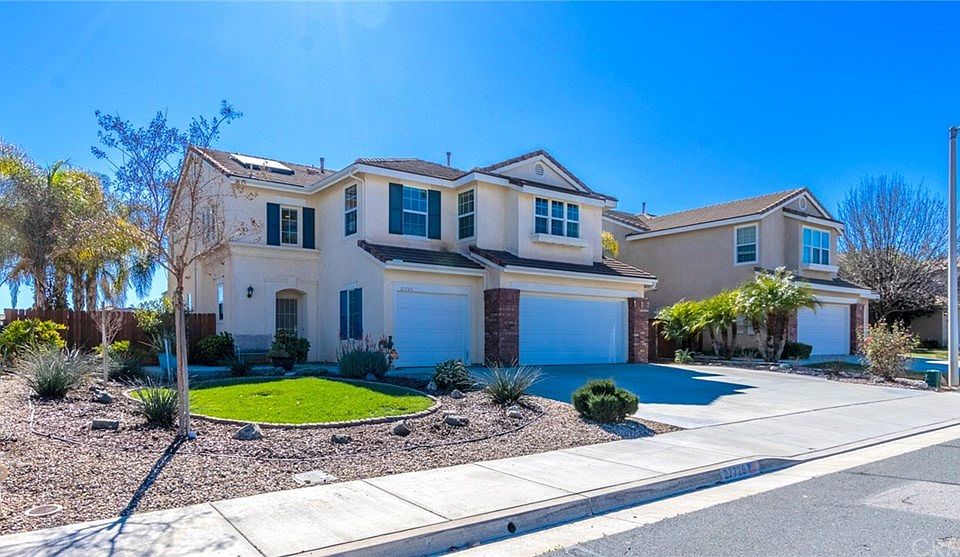 1st image of 27725 Crestknoll Ct