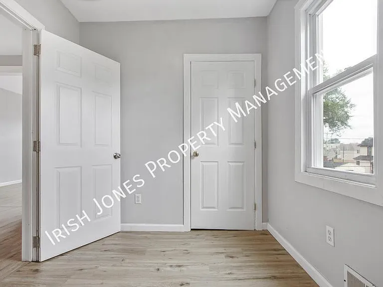 529 Winslow Ave #UPPER — Photo 14