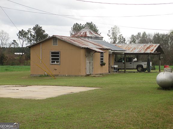 5th image of 84 Comer Yawn Rd