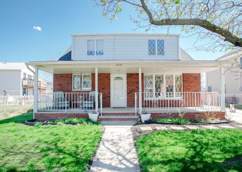 1st image of 3 Lincoln Pl