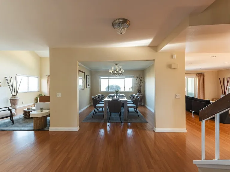 Crest Vista Dr — Photo 8