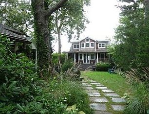 1st image of 191 Noyac Ave