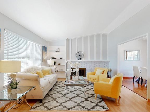 4th image of 313 Viewpark Cir