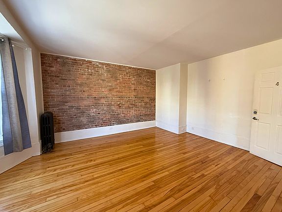 5th image of 191 McLeod St