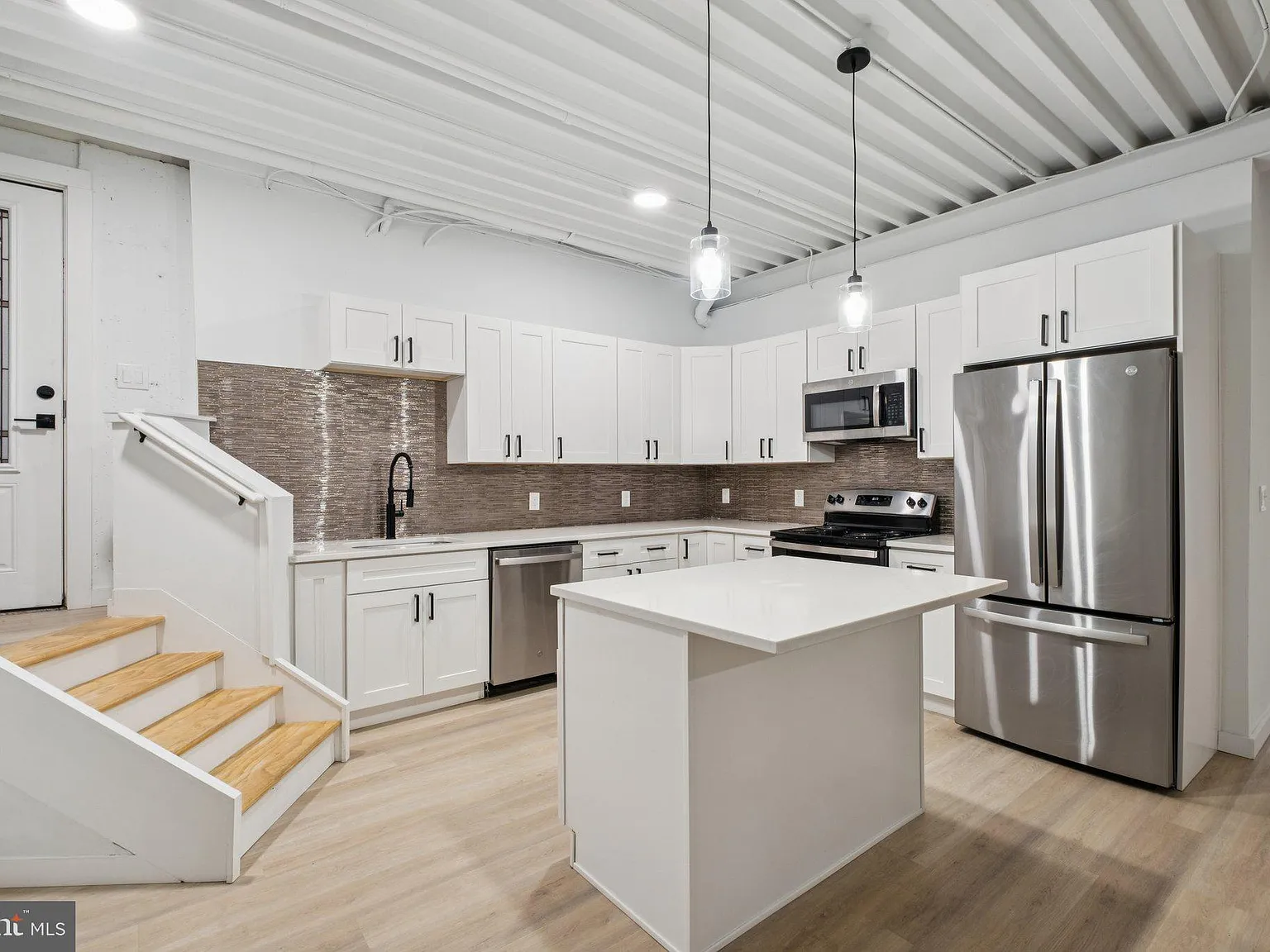 2 bed, 1624 sqft, $2,000 — Photo 1