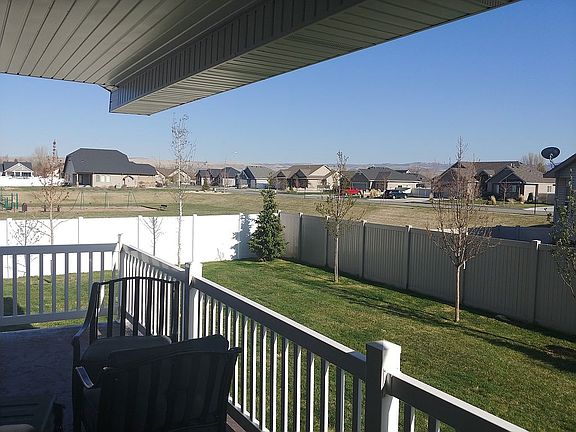 2nd image of 600 La Paloma Dr