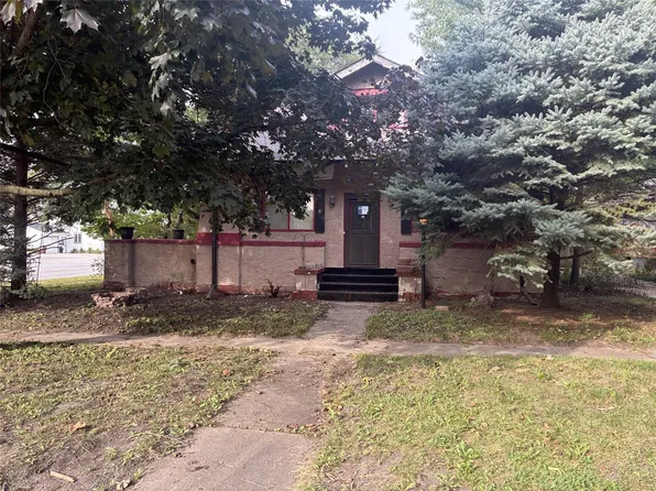 1204 9th St, Nevada, IA 50201