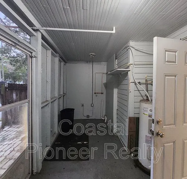 701 Newton Ave S — Photo 18