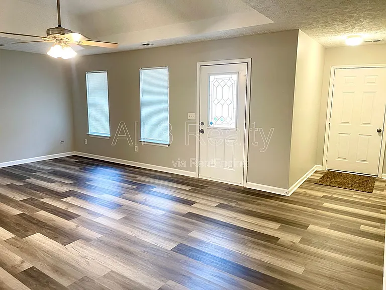 460 Mountainview Dr — Photo 4