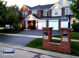 820 Lindsey Ln, Bolingbrook, IL 60440