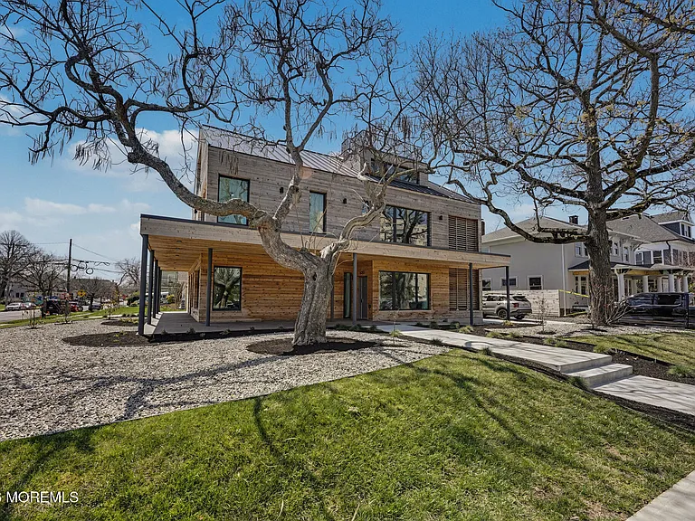 500 8th Ave — Photo 36