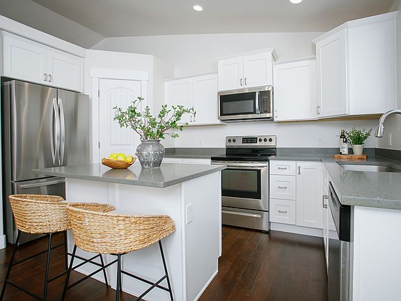 4th image of 2369 E Prairie Ln
