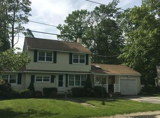 20 Arnold Rd, Douglas, MA 01516