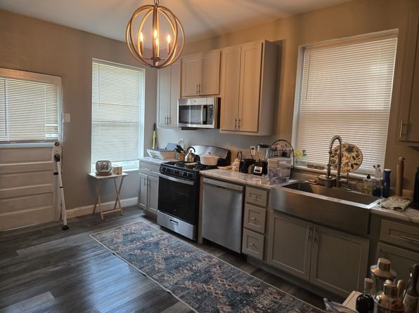 5246 Neosho St FLOOR 1