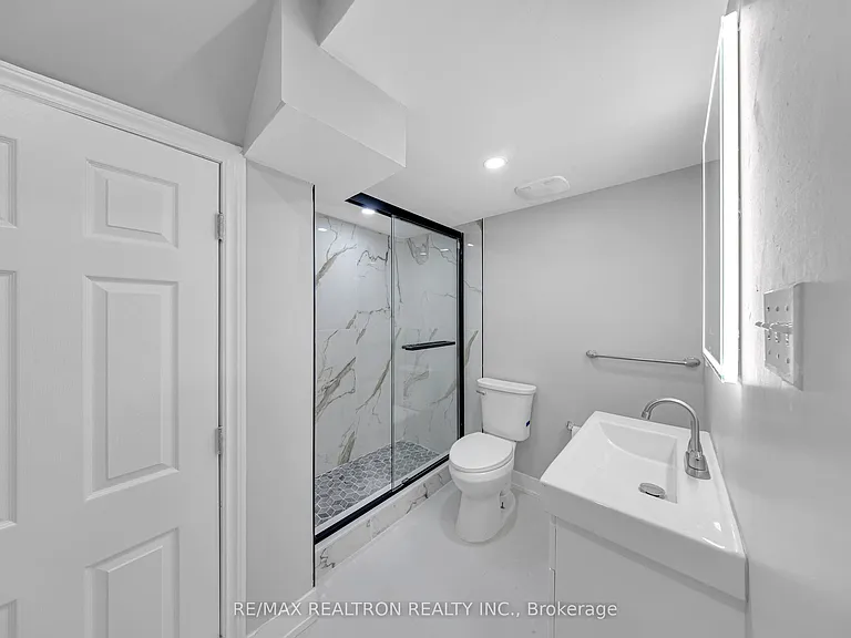 32 Chasser Dr — Photo 8