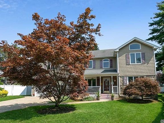 3rd image of 469 York Ct