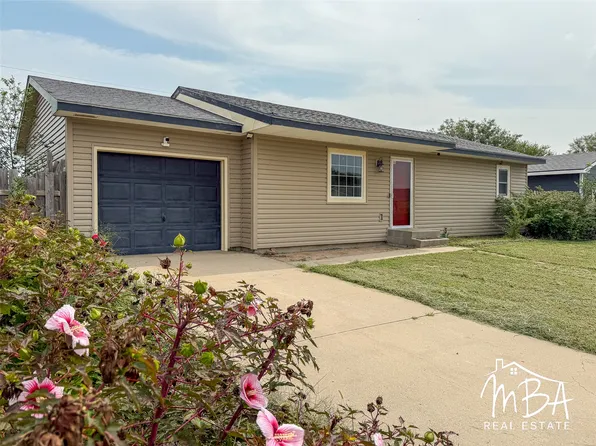 302 Oldweiler Dr, Holcomb, KS 67851