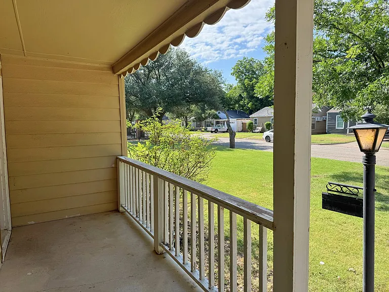 3208 Kenesaw Ave — Photo 2