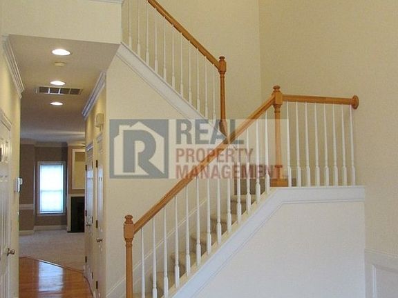 3rd image of 4506 Piedmont Trace Dr
