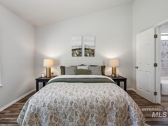 5th image of 802 N Echohawk Way