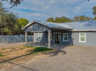 23326 Copper Canyon Dr, Elmendorf, TX 78112