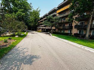 505 Redondo Dr APT 205, Downers Grove, IL 60516