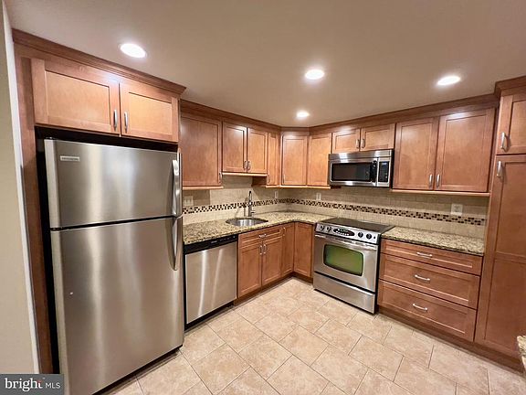 2nd image of 3148 Hartwick Ln