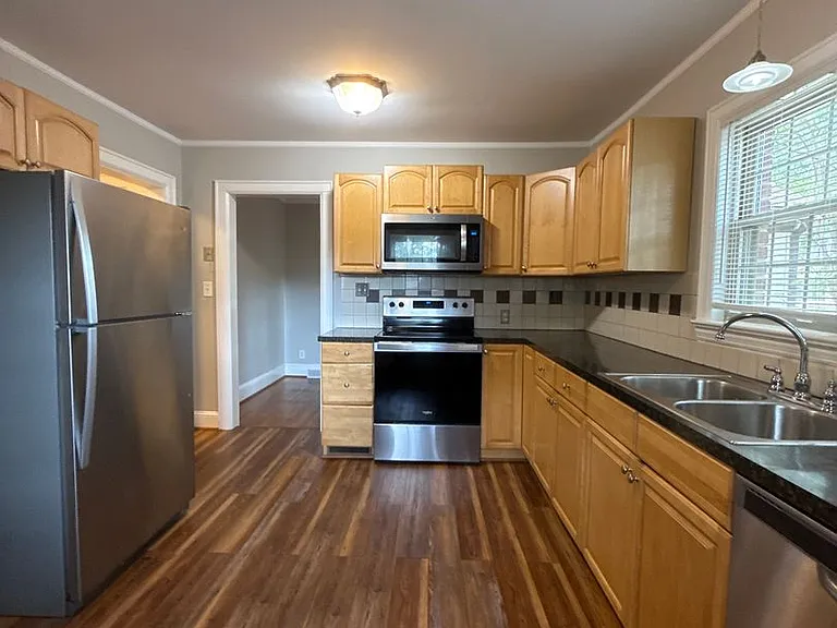 4908 Elder Ave — Photo 8