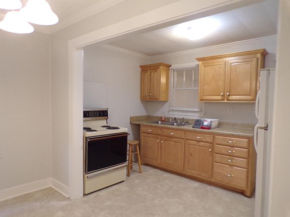 5th image of 401 Ray St