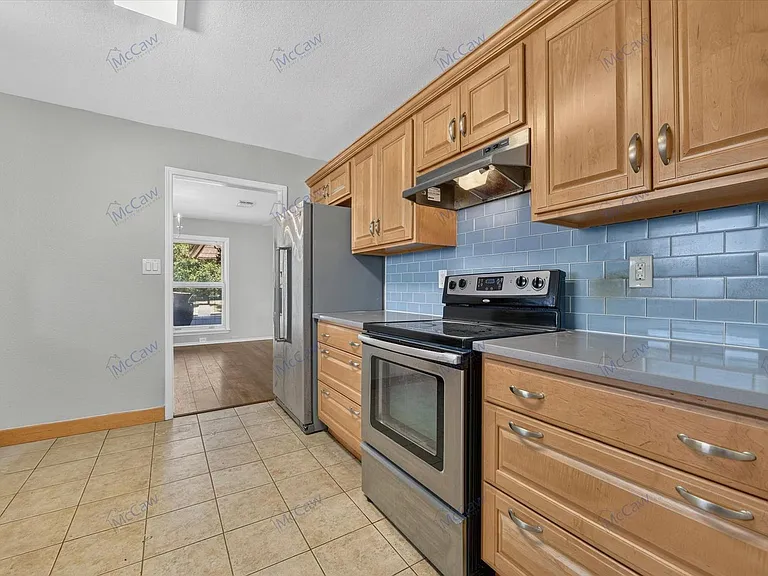 4900 Ledgestone Dr — Photo 6