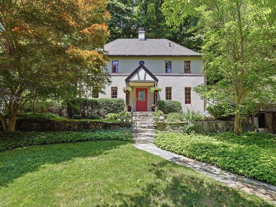 1st image of 220 Mill River Road