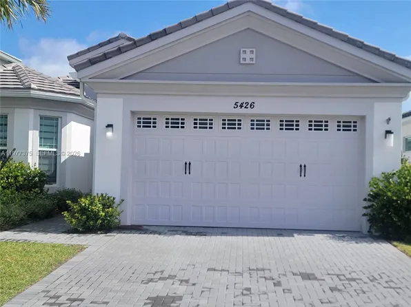 5426 Pecan Dr, Loxahatchee, FL 33470