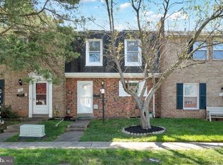 726 Colonial Ave, Sterling, VA 20164