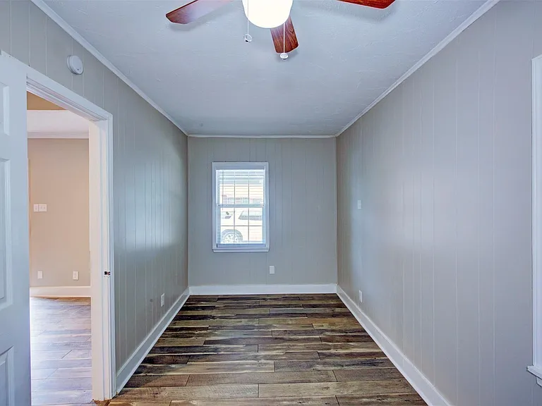 4220 Delhi St — Photo 21