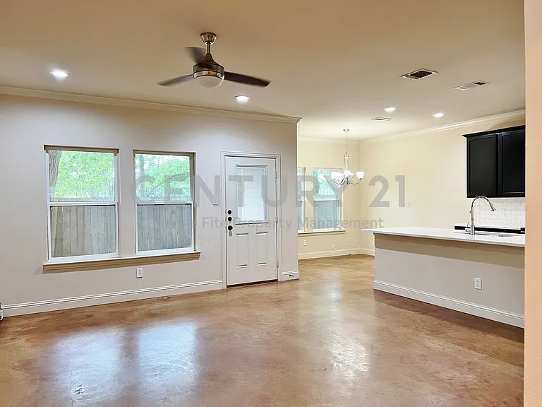 1312 W Jefferson St #5 — Photo 2