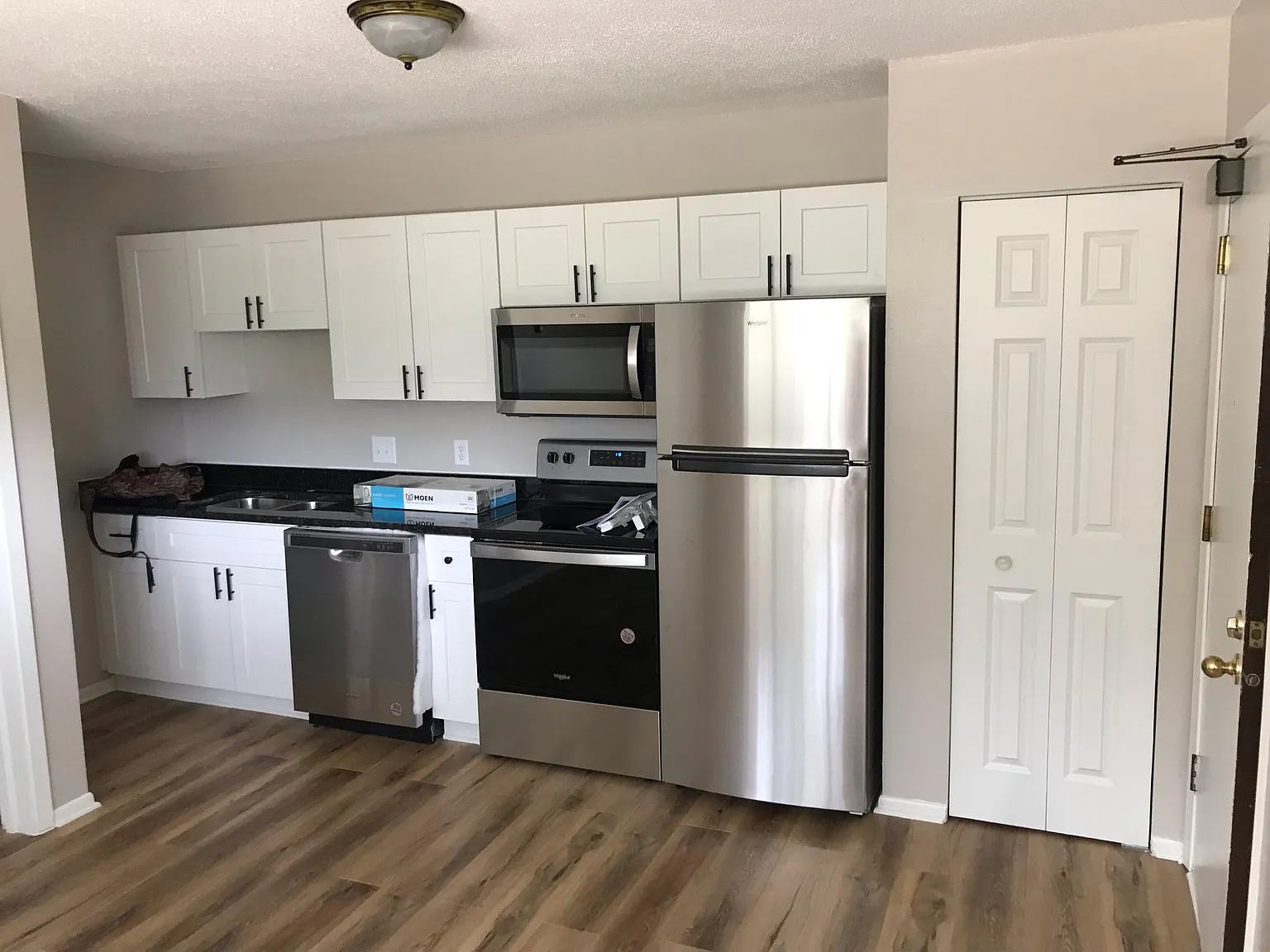 1029 Raymond Ave — Photo 2
