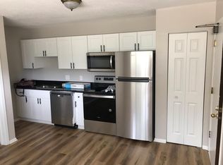 1029 Raymond Ave APT 4, Saint Paul, MN 55114