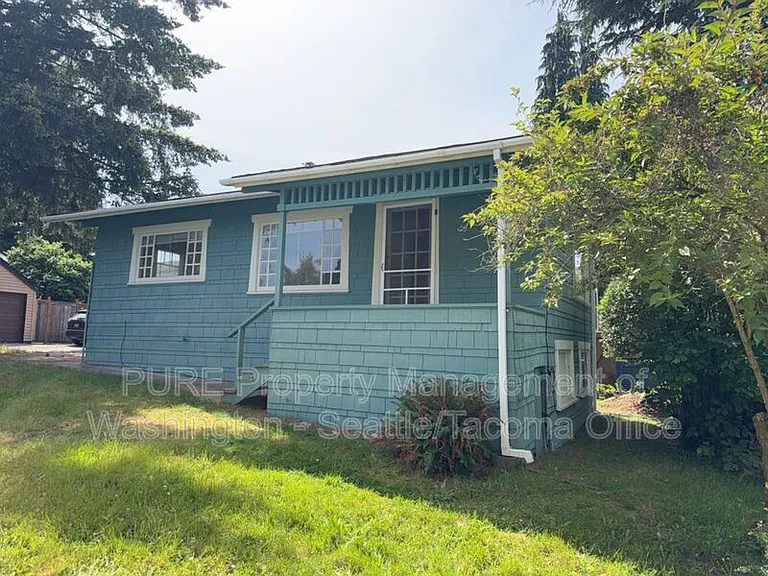 2106 42nd Ave SW — Photo 18
