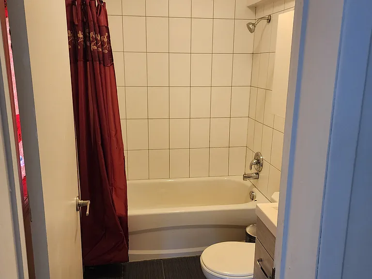 16 Russett Ave — Photo 6