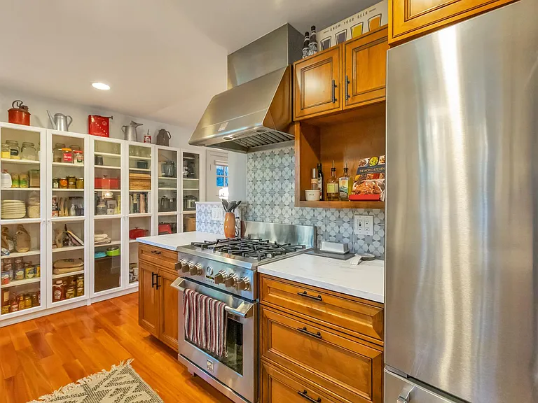 16417 Lake Forest Blvd — Photo 8