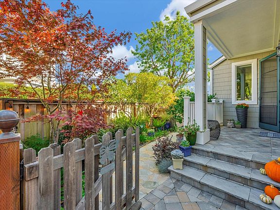4th image of 17 Crystal Creek Court