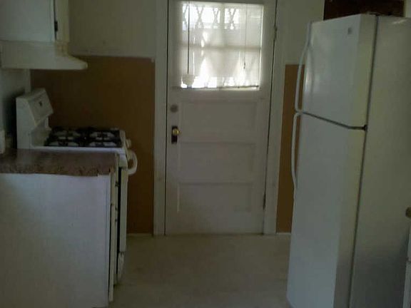 3rd image of 8016 S Marshfield Ave #1